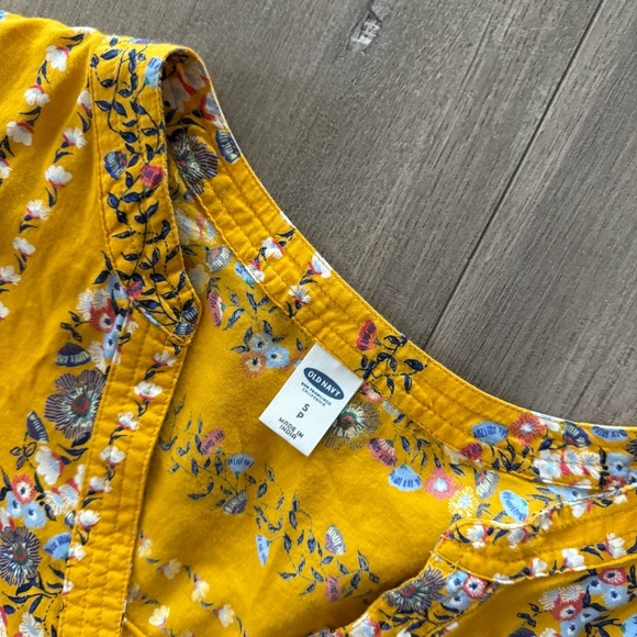 Old Navy Mustard Yellow Floral Long Sleeve Blouse - Picture 4 of 6